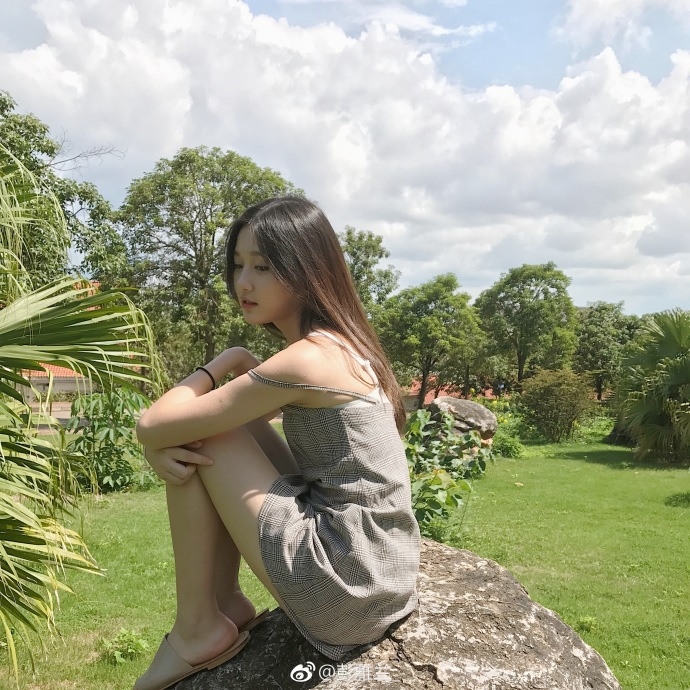 组图:四川校花晒甜美时尚写真 韩范儿十足