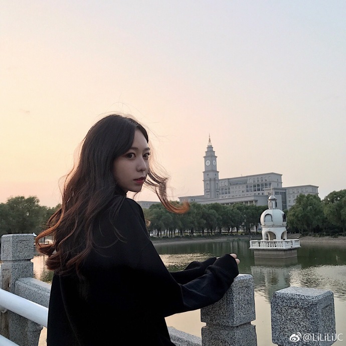 组图:哈尔滨师范大学校花风格百变风情万种_高清图集_新浪网