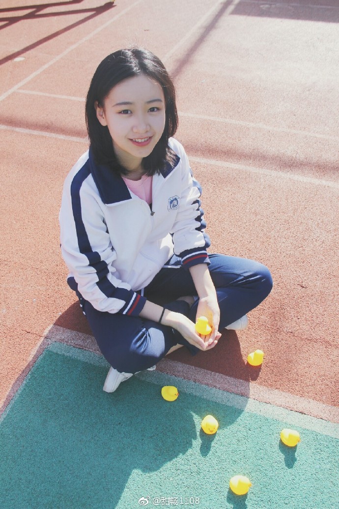 组图:吉林大学甜美学姐灵动可爱