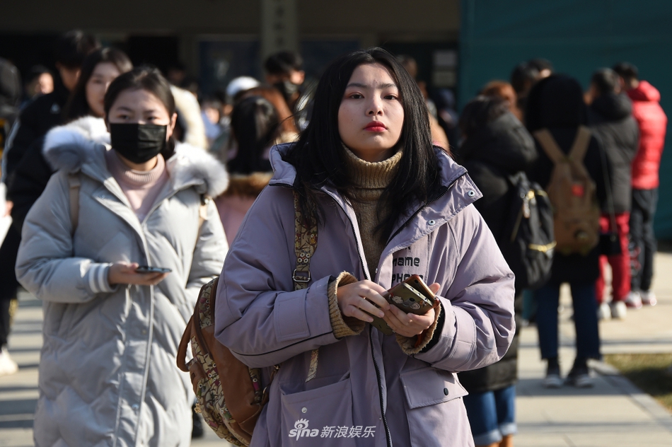 2020年艺考初试拉开帷幕 帅哥美女考生扎堆颜值不俗