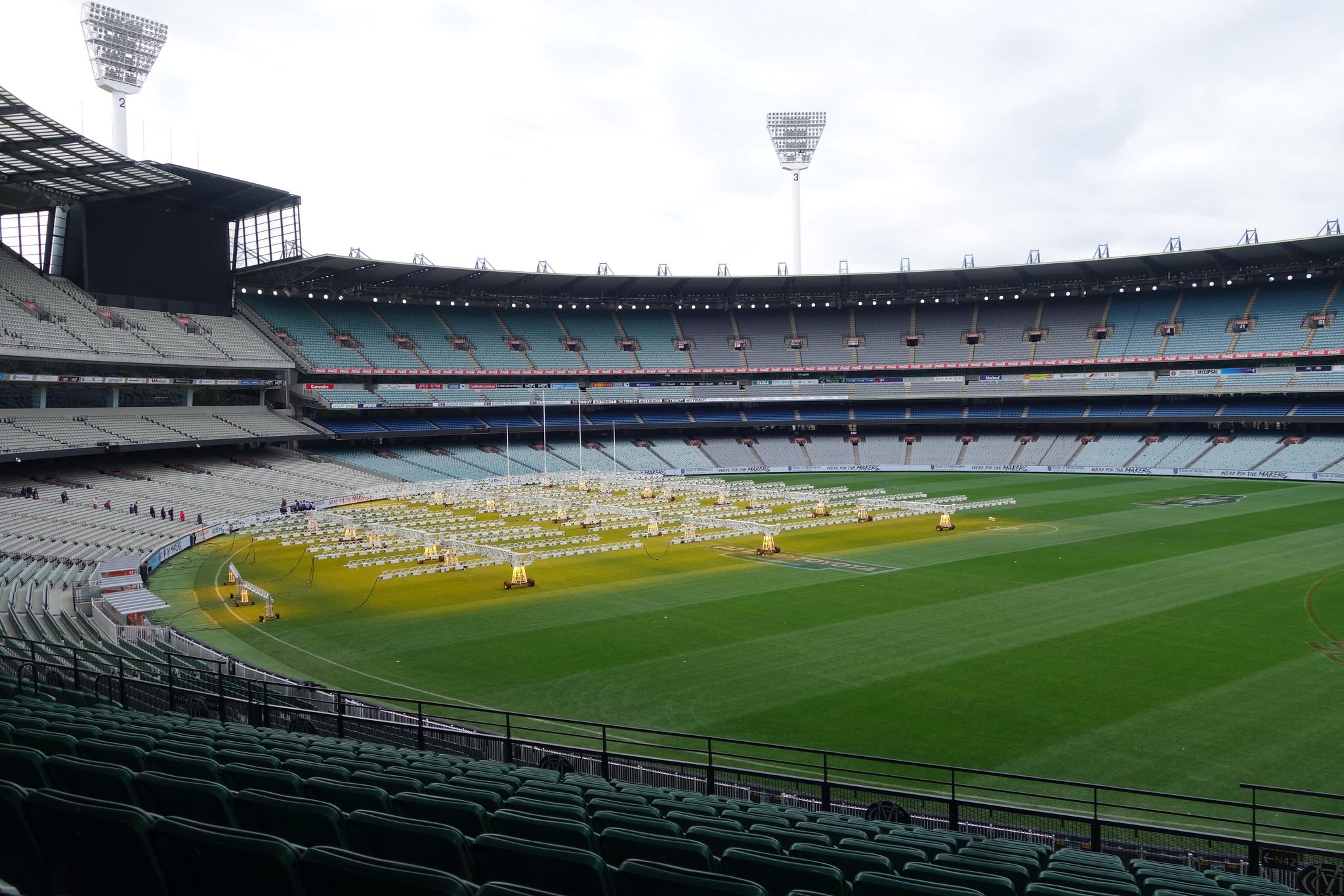 能容纳10万人的墨尔本板球场
