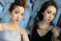 同济校花置身麦田神情陶醉