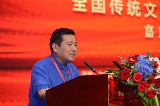 哲学与宗教学院教授,博士生导师谢路军先生为学员们讲授了《道德经》