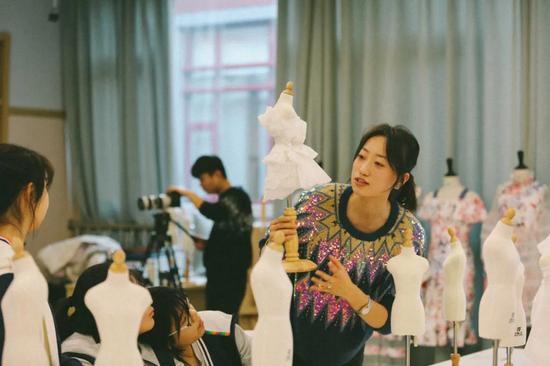 （北京亦庄实验中学服装设计课程）