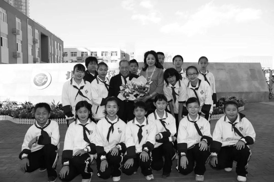 陈经纶先生和夫人到访北京市陈经纶中学