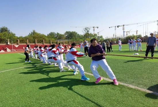 （人大附中石景山学校教学场景）