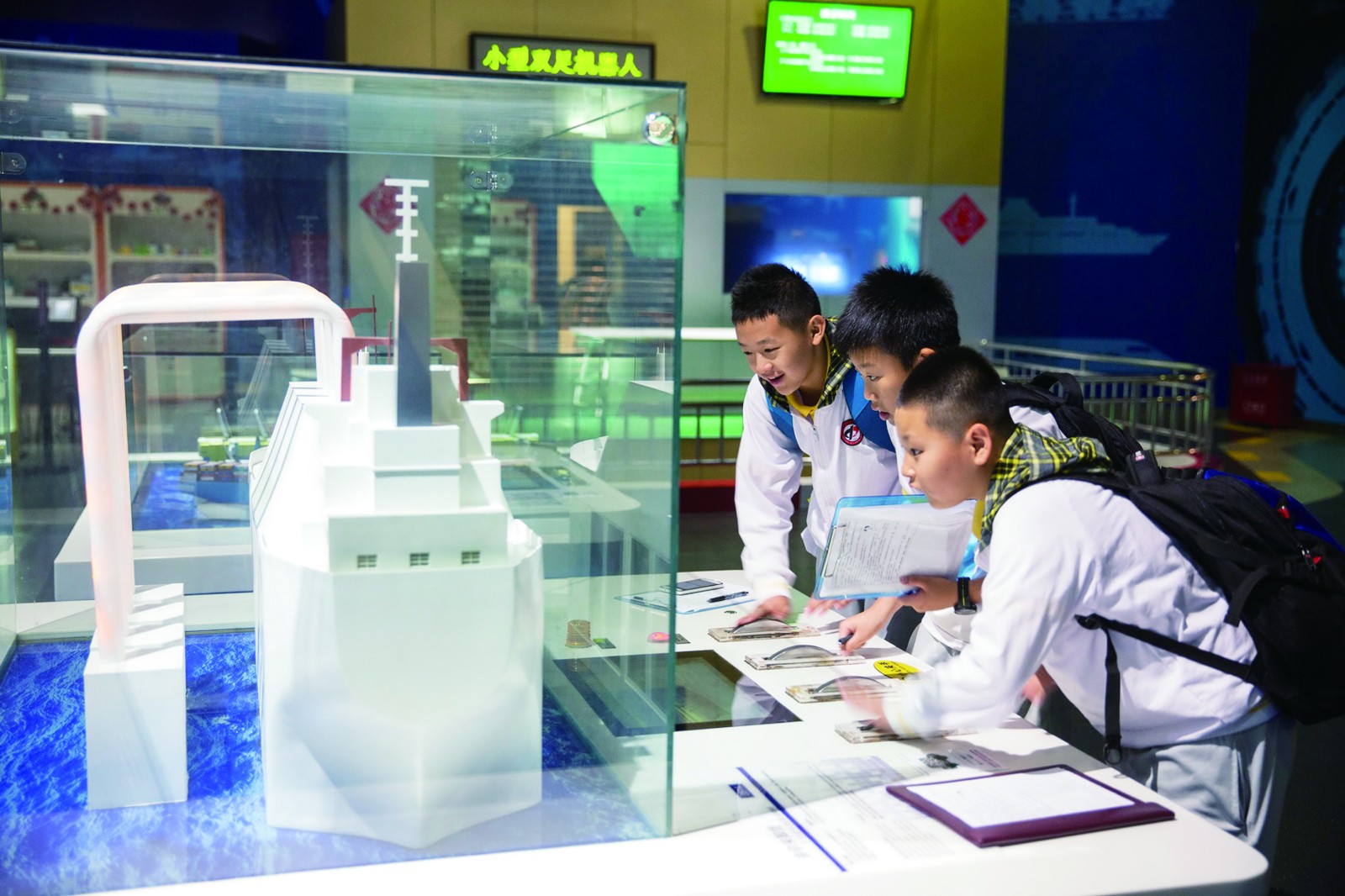 孩子们到中国科技馆参观. 摄/马超