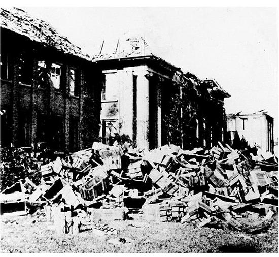 1937年被炸毁的主楼