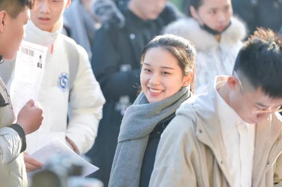 南京艺术学院校考现场考生颜值爆表(图)|南京艺术学