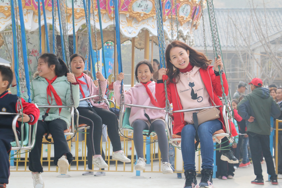 寻找乡村教师代言人武汉祁家湾街道寄宿小学杜芬