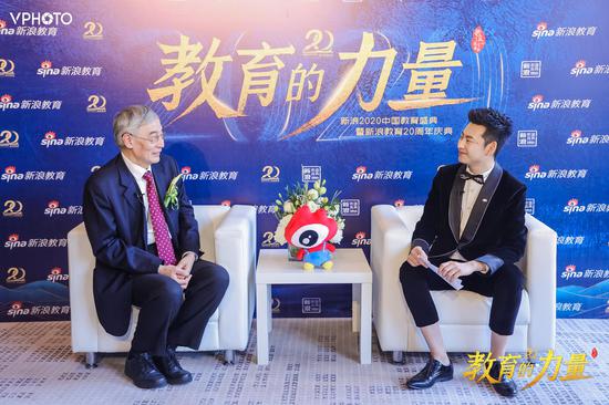 å›½å®¶æ•™è‚²å’¨è¯¢å§”å‘˜ä¼šç§˜ä¹¦é•¿å¼ åŠ›æŽ¥å—æ–°æµªæ•™è‚²é‡‡è®¿