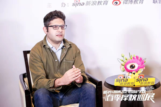 （BACA国际艺术教育中心 学术校长 Aschkan Davarnia）