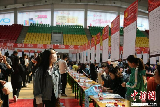 涨薪双休送股票 互联网人春天来了?还是暗藏玄机?