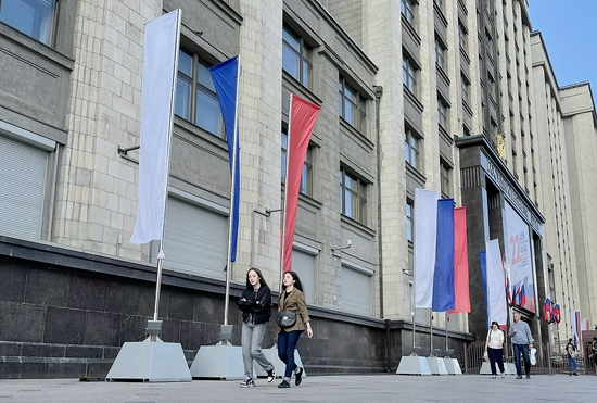 开学季俄罗斯给每个中小学生发放1万卢布补助