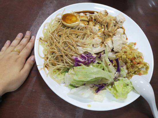 这么大份的鸡胸肉套餐仅需十几元，它真的是减肥减脂餐吗？