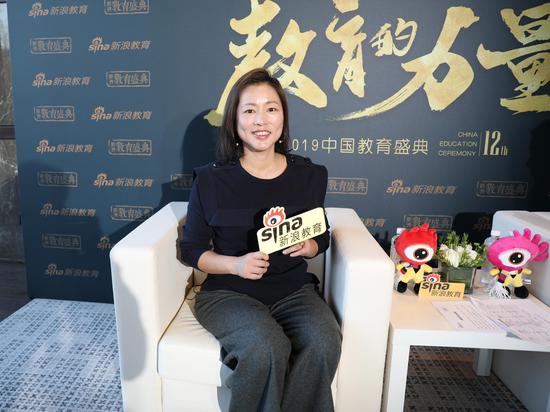 周轶君教育不仅是面对孩子的专门领域更是亲子一起经历的全世界