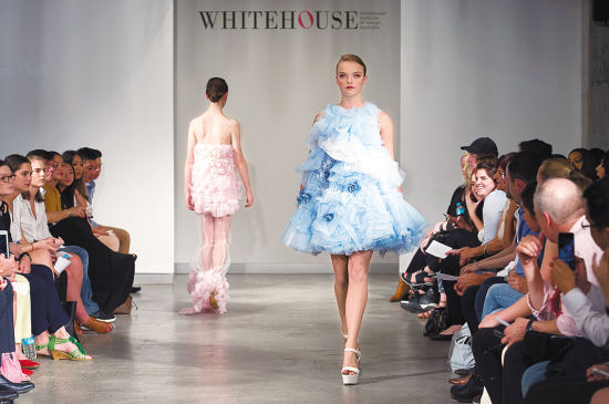 澳大利亚怀特豪斯设计学院的学生展示其设计作品