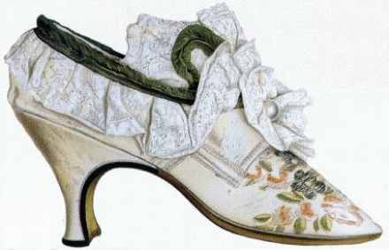  世界怪鞋TOP10：中国三寸金莲鞋拔得头筹