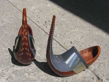  世界怪鞋TOP10：中国三寸金莲鞋拔得头筹