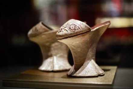  世界怪鞋TOP10：中国三寸金莲鞋拔得头筹