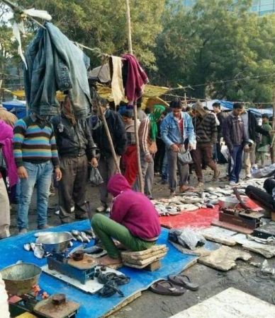 鱼90卢比(约9元RMB)1公斤。当然全是死的，活鱼几乎看不到。