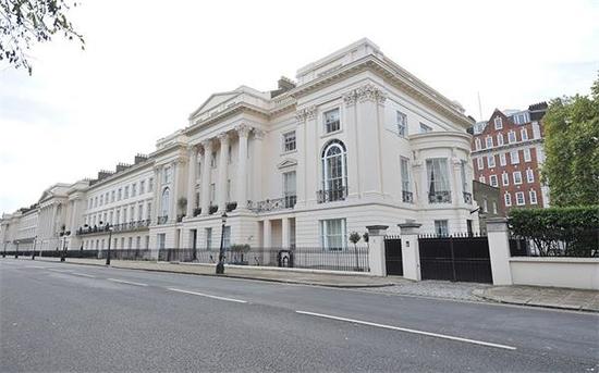 伦敦中部康沃尔郡的3处房产由卡塔尔皇室以1.2亿英镑(约11.5亿人民币)购得。