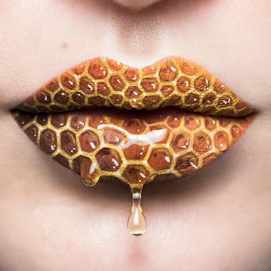 化妆师在嘴唇上作画吸粉无数(组图)