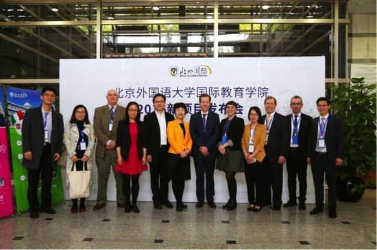 如果一个学生高中不是在人大(微博)附,四中国际班之类的重点中学,高考