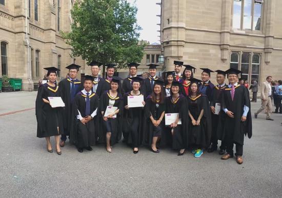 曼彻斯特大学2016年夏季毕业典礼隆重举行