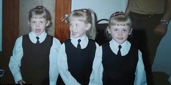 :三胞胎姐妹颜值逆天身材火辣，坐拥无数粉丝。她们为保持一致，从生活方方面面严格控制。 