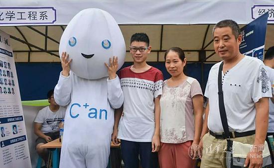 清华新生报到