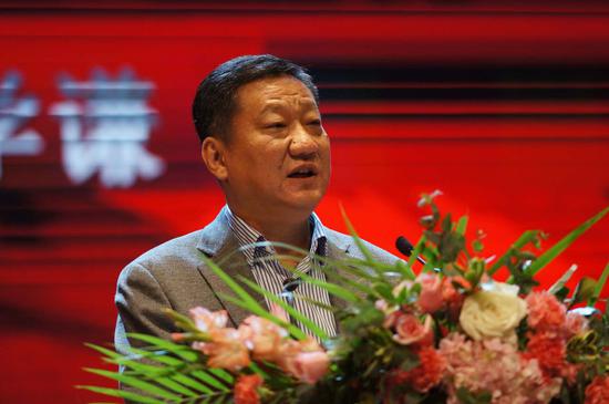 全国少工委副主任,中国少年儿童新闻出版总社社长李学谦