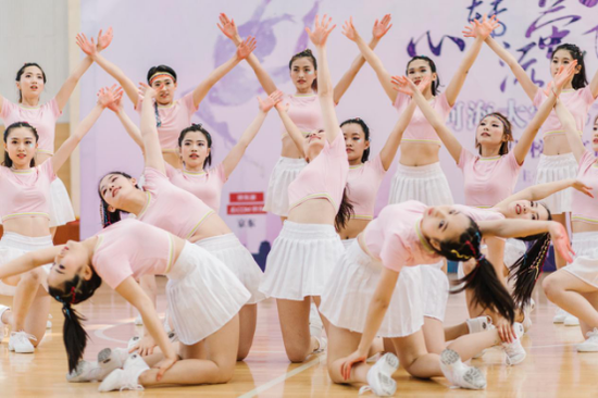 河海学子舞动最美青春绽放河海活力