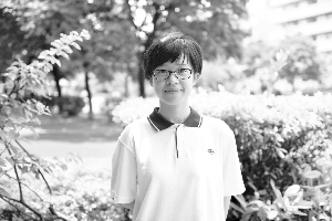 总分：756分 　　就读学校：东华初级中学 　　兴趣、爱好：书法、古筝、画画及运动等 　　学习秘诀：多看难度适宜的英文书籍、交笔友