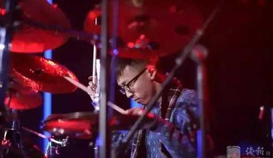 方正天爵士鼓成绩斐然