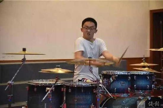 方正天爵士鼓成绩斐然