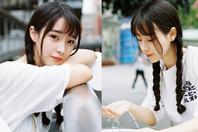 同济校花置身麦田神情陶醉