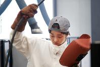 同济校花置身麦田神情陶醉