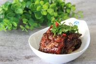 同济校花置身麦田神情陶醉