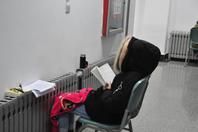 同济校花置身麦田神情陶醉