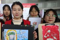 同济校花置身麦田神情陶醉