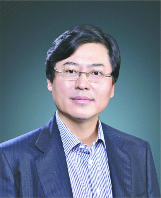 杨元庆数字化转型推动中小企业迈向专精特新