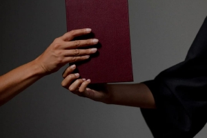 “马菲博士”就是“水博”？走出学历鄙视怪圈