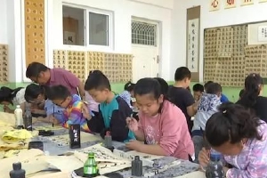 “双减”一周年 孩子们暑假不再埋头“题海”