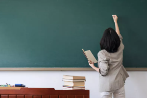 严禁强制师生参与和教学无关活动