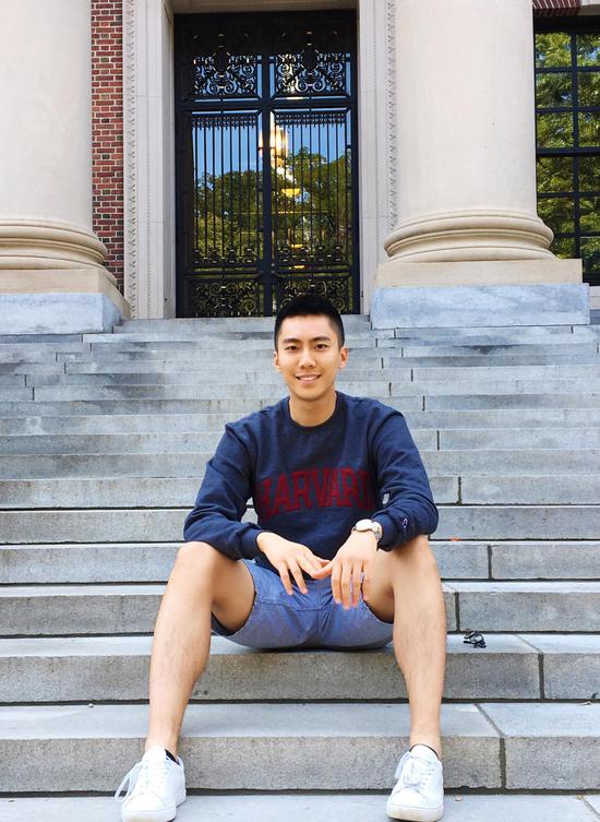 “90后国民学长”李柘远