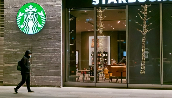 星巴克"翻车"后,扩张中的管理漏洞亟待补上|食品安全|连锁品牌_新浪教