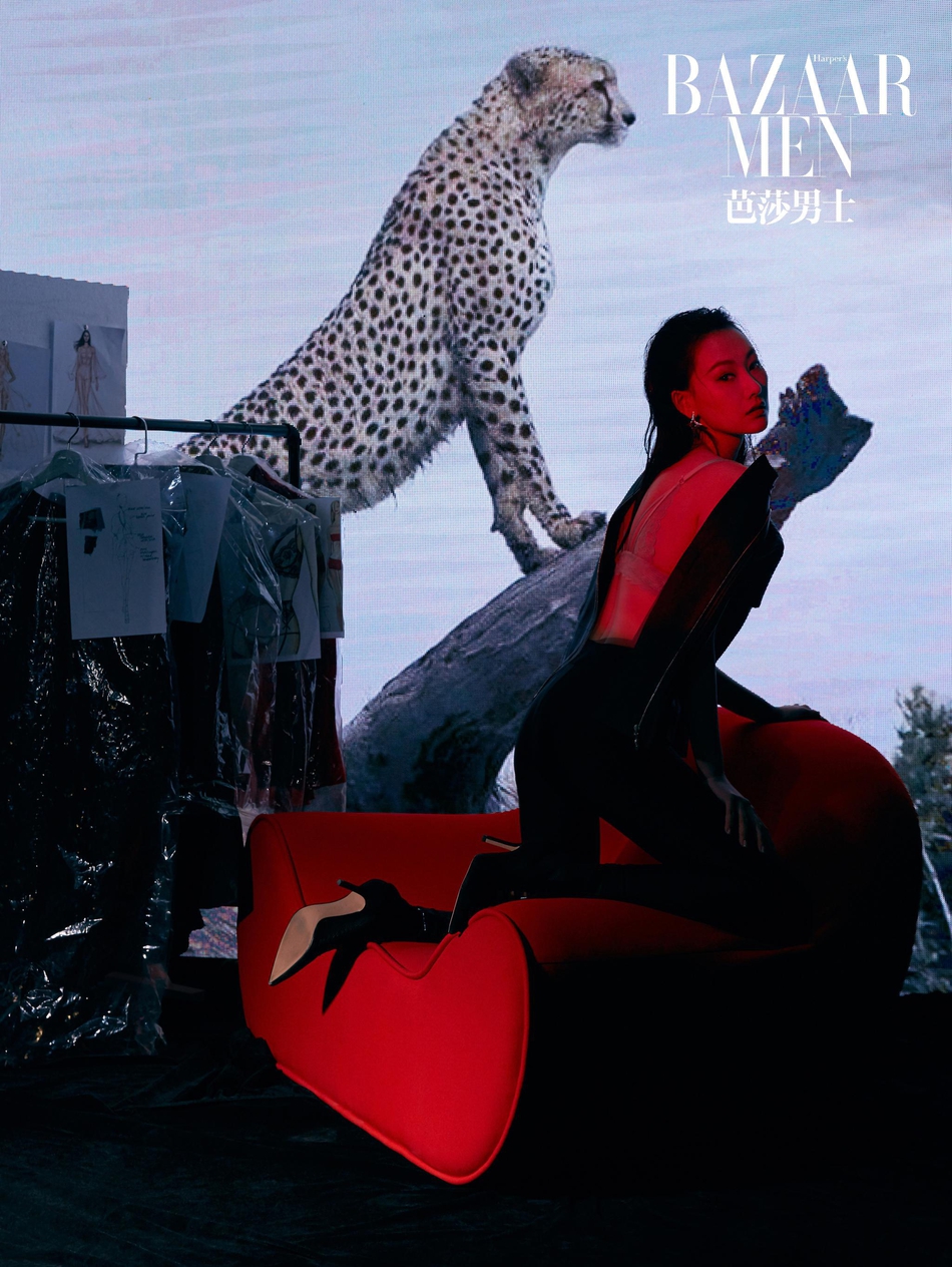 李昕岳《芭莎男士》封面曝光 野性与神秘彰显个性时尚