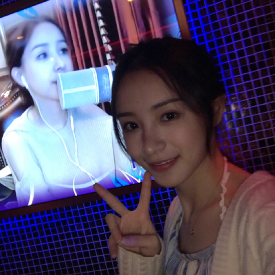 清纯美艳周二珂 阳光可爱引爆荷尔蒙