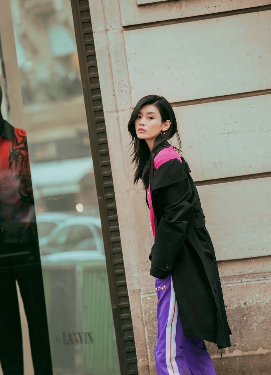 超模奚梦瑶巴黎街拍曝光 运动风混搭时髦少女心_高清图集_新浪网